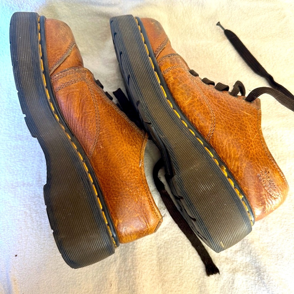 Vintage Doc Dr. Martens 6.5 platform shoe